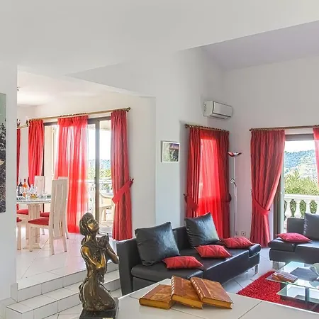 300 Sqm On Fabron Hill With Pool Nice