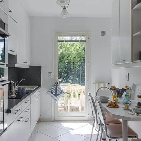 Hébergement de vacances 300 Sqm On Fabron Hill With Pool Nice