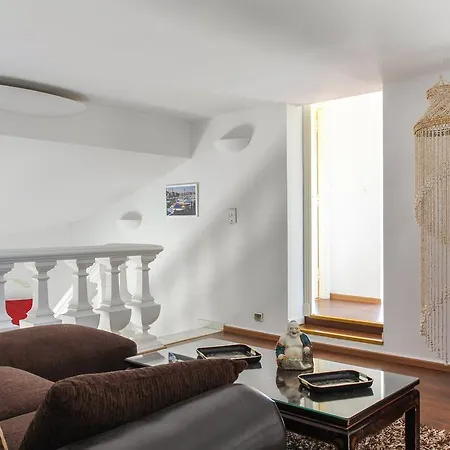 300 Sqm On Fabron Hill With Pool Hébergement de vacances