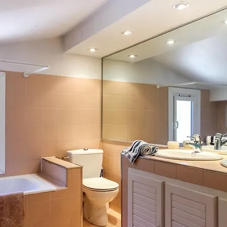 Hébergement de vacances 300 Sqm On Fabron Hill With Pool Nice